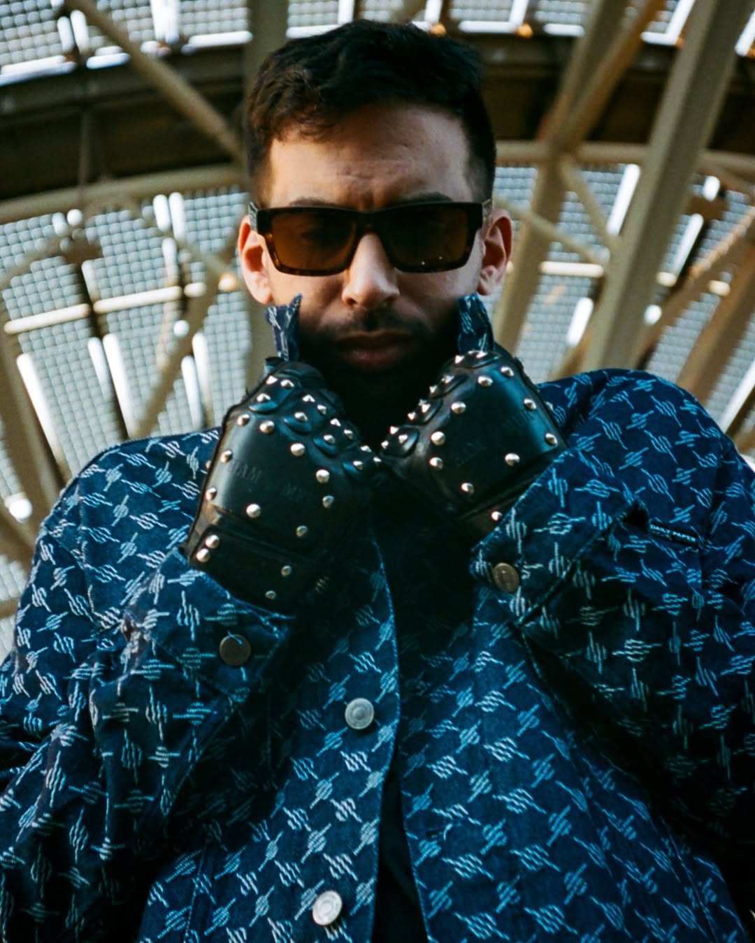 artist profile: @itsnovo

creative direction, styling & photography by @omarabulata, shot on 35mm.