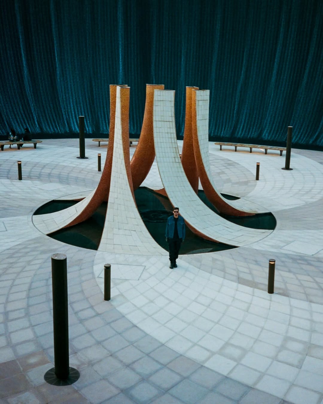 artist profile: @itsnovo

creative direction, styling & photography by @omarabulata, shot on 35mm.